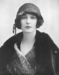 Freda Dudley Ward, 1919